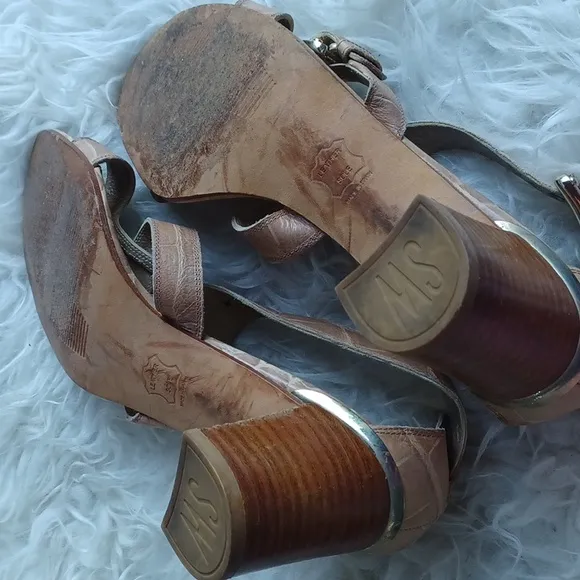 Stuart Weitzman  block sandals