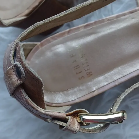 Stuart Weitzman  block sandals
