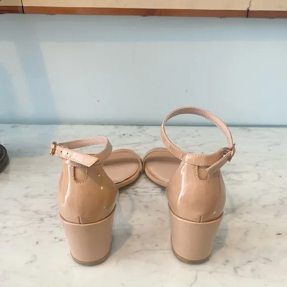 Stuart Weitzman Nearlynude Heeled Sandal Size 6 EUC
