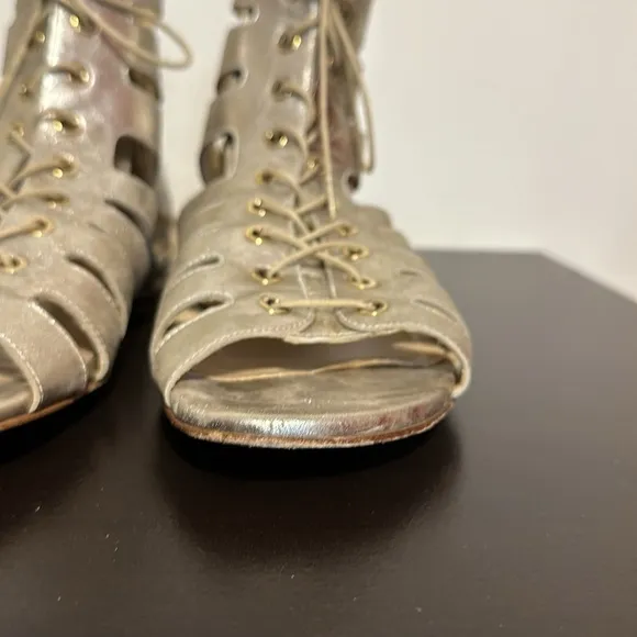 Stuart Weitzman Pantheon metallic gold Gladiator Sandals 7.5