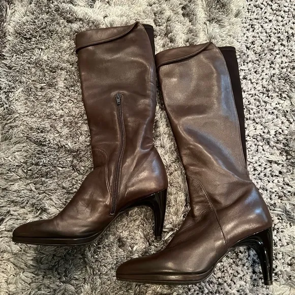 Stuart Weitzman Tall Brown Leather Boots Size 6.5 Kitten Heel Pointed Toe 24488