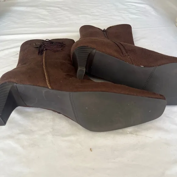 Studio Works Brown Suede Side Zipper Tassel Pointed Toe Ankle Boots Size 8M