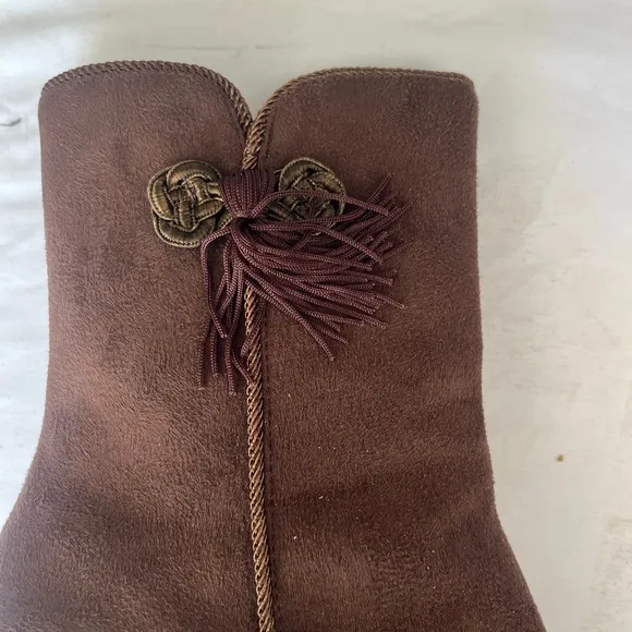 Studio Works Brown Suede Side Zipper Tassel Pointed Toe Ankle Boots Size 8M