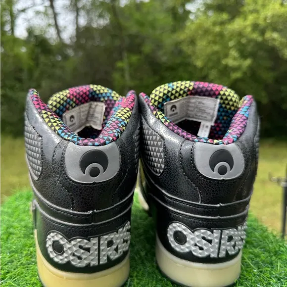 stylish Osiris NYC ULT 83 Bronx Skater Puffy Sneakers.
