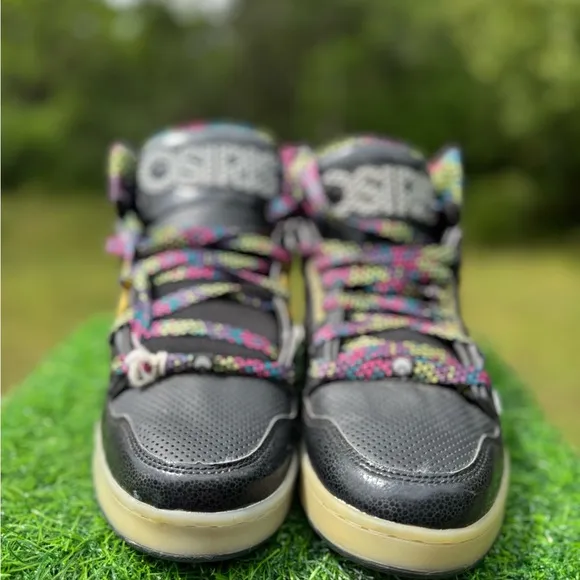 stylish Osiris NYC ULT 83 Bronx Skater Puffy Sneakers.