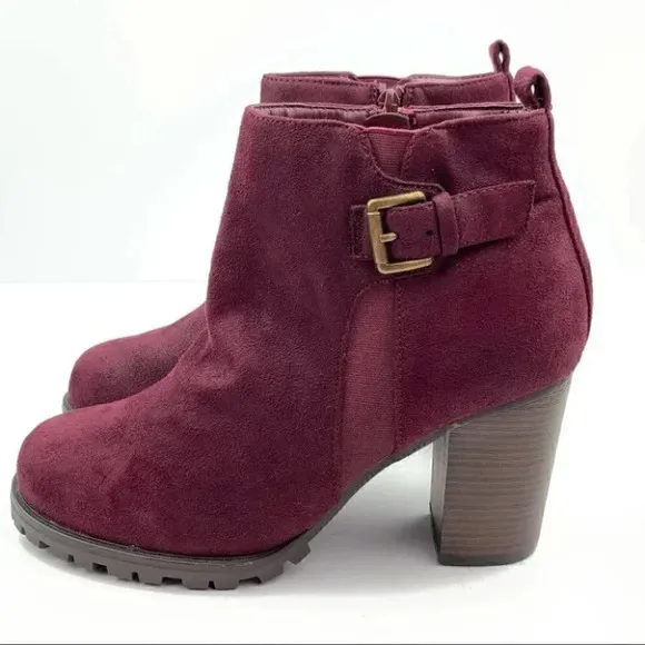 Sugar Foley ankle booties size 9.5 maroon chunky