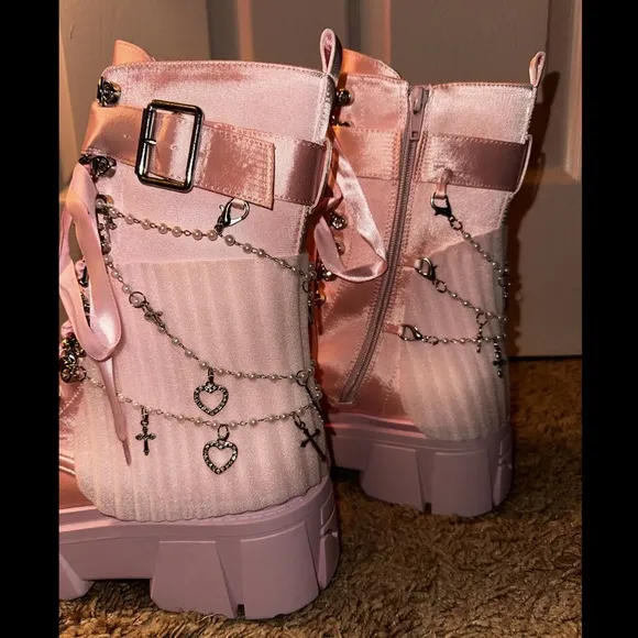 Sugar Thrillz Dolls Kill ‘HOLY REVELATION’ Combat Boots Pink Satin Charms NEW 9