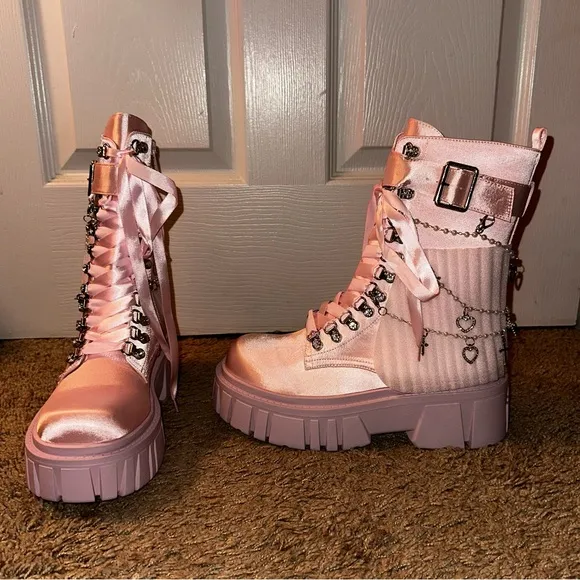 Sugar Thrillz Dolls Kill ‘HOLY REVELATION’ Combat Boots Pink Satin Charms NEW 9