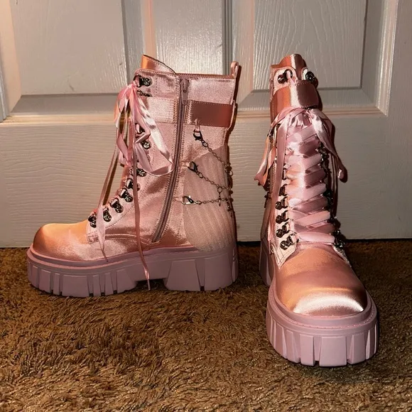 Sugar Thrillz Dolls Kill ‘HOLY REVELATION’ Combat Boots Pink Satin Charms NEW 9
