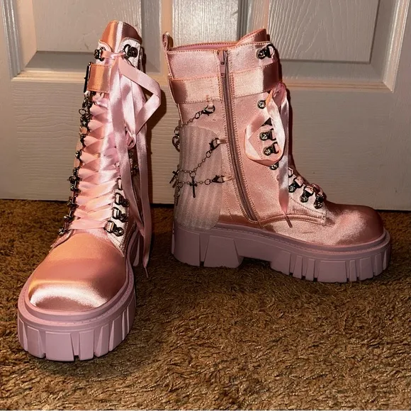 Sugar Thrillz Dolls Kill ‘HOLY REVELATION’ Combat Boots Pink Satin Charms NEW 9