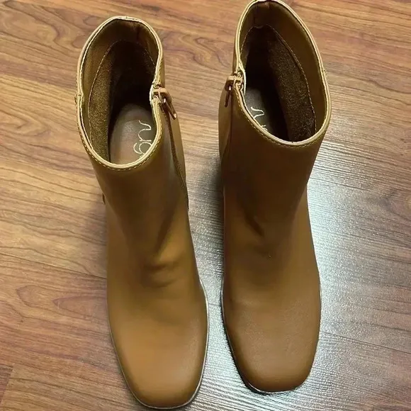 Sugar Warrant chunky trendy boots size 9.5