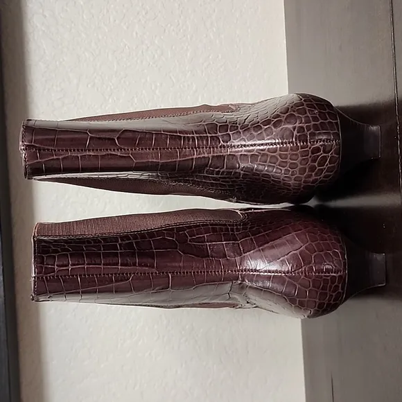 Talbots New Brown Embossed Leather Ankle Boots Womens Size 7.5B