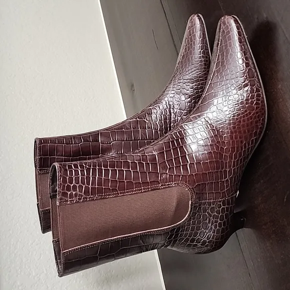 Talbots New Brown Embossed Leather Ankle Boots Womens Size 7.5B