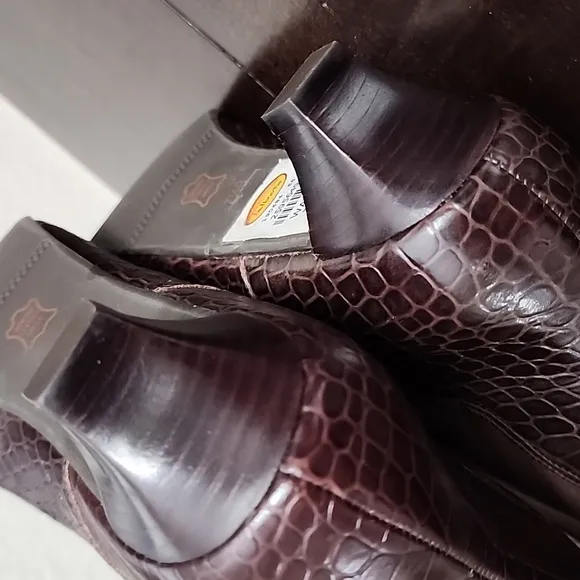 Talbots New Brown Embossed Leather Ankle Boots Womens Size 7.5B