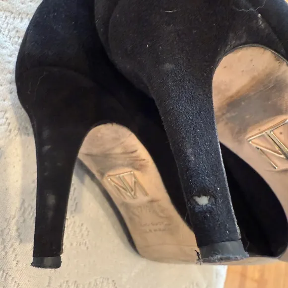 Tamara Mellon Black Heeled Boots with Pointed Toe and High Heel