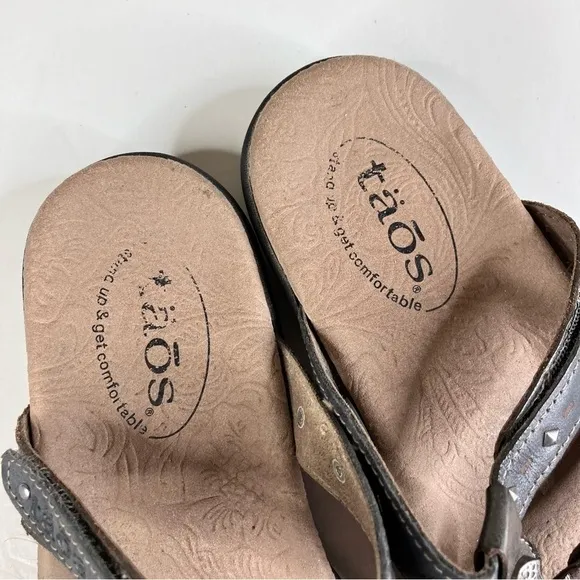 Taos studded slide sandals two toned leather size 7