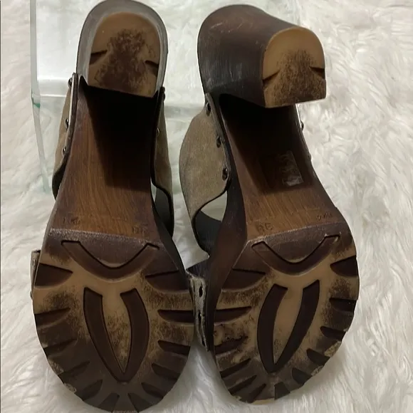 Tapeet by Vicini Tan Platform Heels Sandals Sz 38