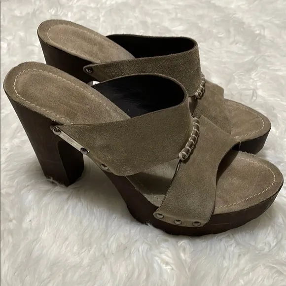 Tapeet by Vicini Tan Platform Heels Sandals Sz 38