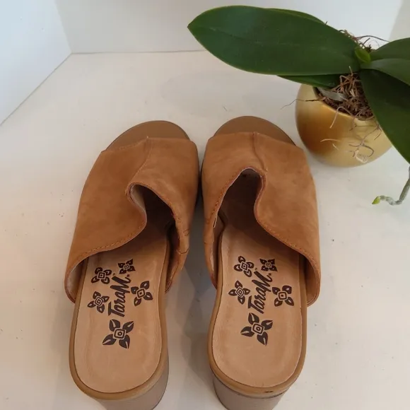 Tara M suede leather sandals