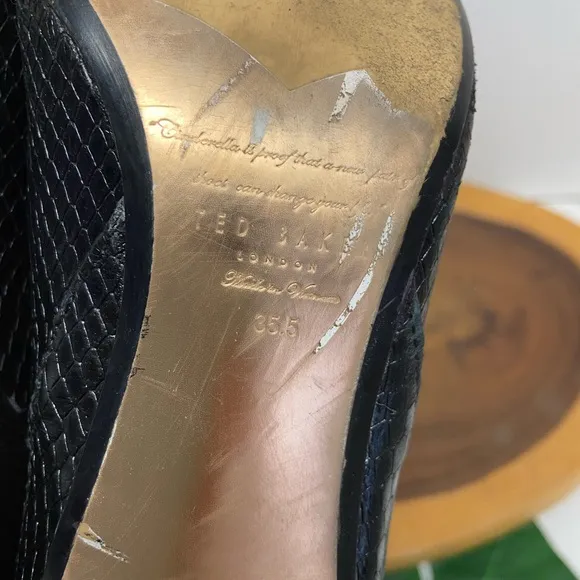 Ted Baker Snakeskin Leather Pointed Toe Stiletto Heel Ankle boots