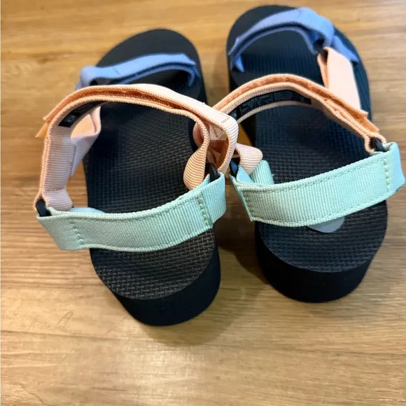 Teva Women's W Flatform Universal Sandal NWT