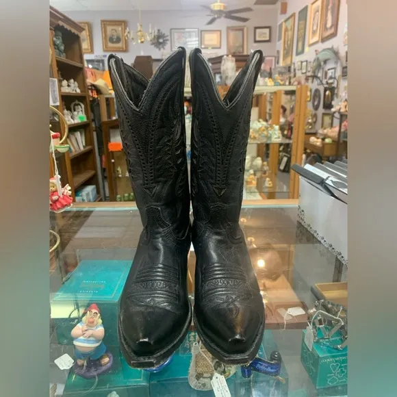 Texas Country Women’s Black Tooled Leather Cowboy Boots Size 8