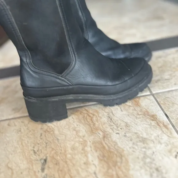 Timberland Black  Leather Chunky Heel Boots. 8