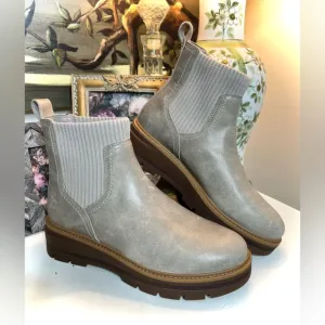 Timberland Cervinia Valley Gray and Brown Ankle Boots with Chunky Sole