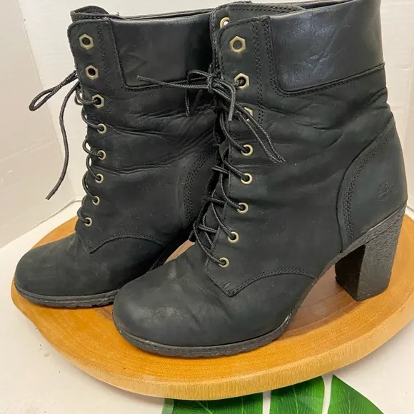 Timberland Classic Heeled Lace up Boots