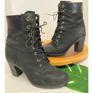 Timberland Classic Heeled Lace up Boots