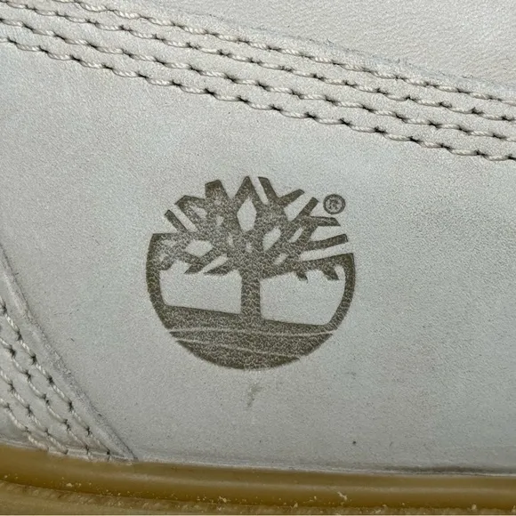 Timberland Cream Leather Boots - Classic Style and Durability for Every Season