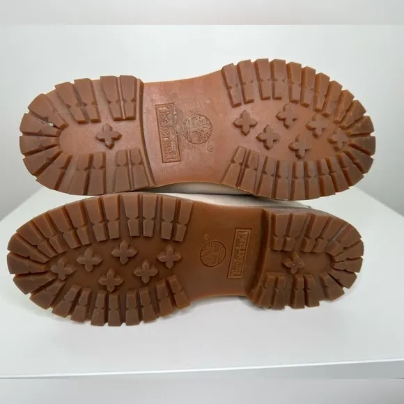 Timberland Cream Leather Boots - Classic Style and Durability for Every Season
