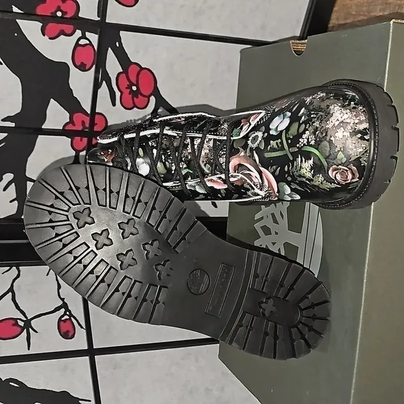 Timberland Waterproof Boots Floral NWB Size 7