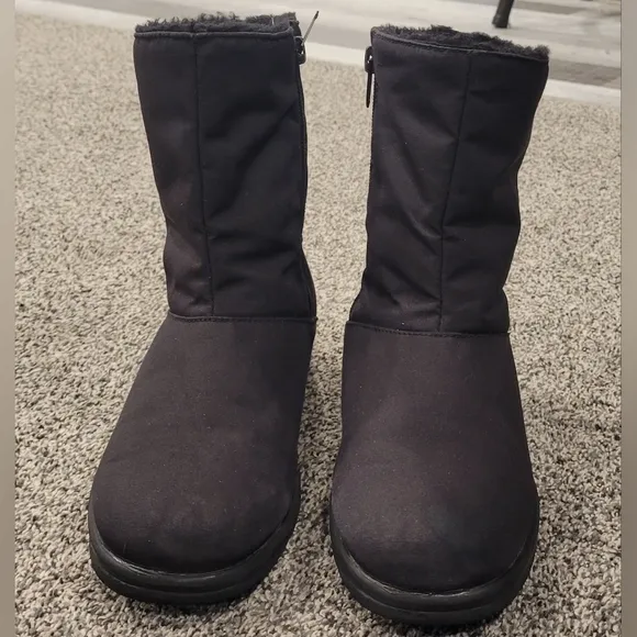 TOE WARMERS BOOTS WOMEN'S SIZE 8 BLACK WATERPROOF BOOTS