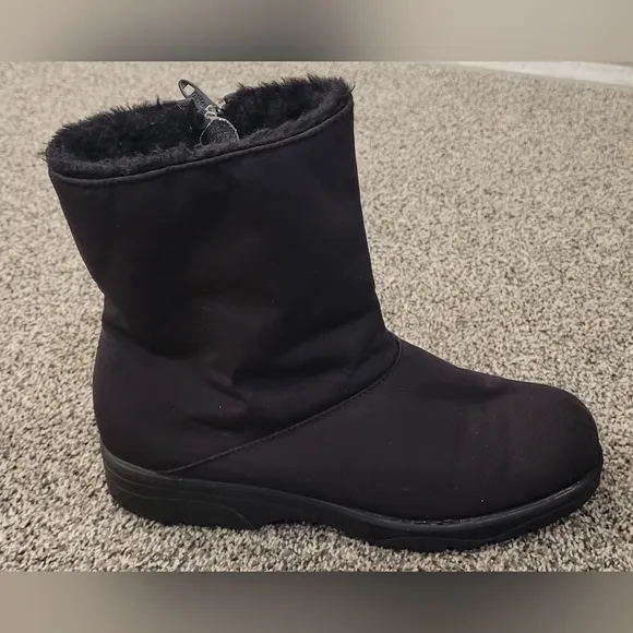 TOE WARMERS BOOTS WOMEN'S SIZE 8 BLACK WATERPROOF BOOTS