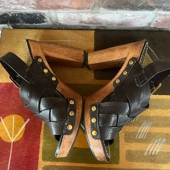 Tory Burch Brown Leather Chunky High Heel Sandals. Women’s Size 7.5.