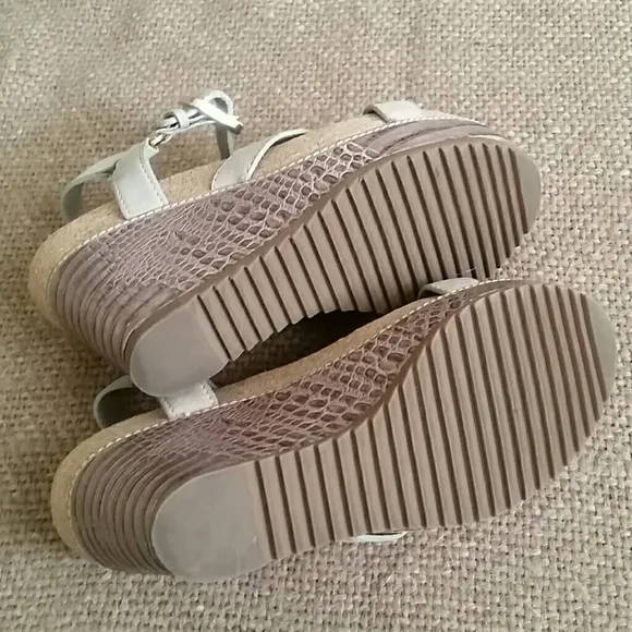 Tory Burch comfy wedges sandals