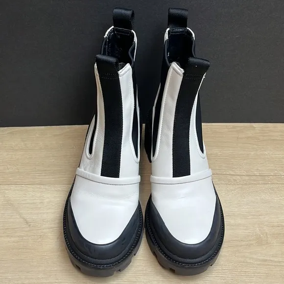 Tory Burch Women's Lug-Sole Chelsea Boots Ivory &amp; Black, Size 9 1/2