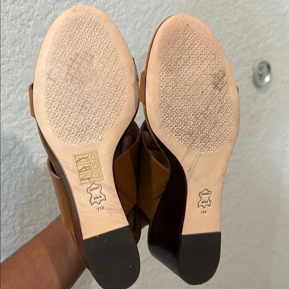 Toty Burch leather Brown Wedge Sandals size 7