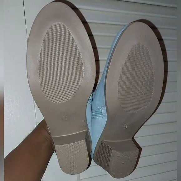 Trendy chunky heel Boots size 6