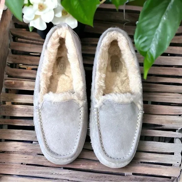 🔥🔥UGG Ansley Water Resistant Slippers Cozy comfy Loafers Size 6