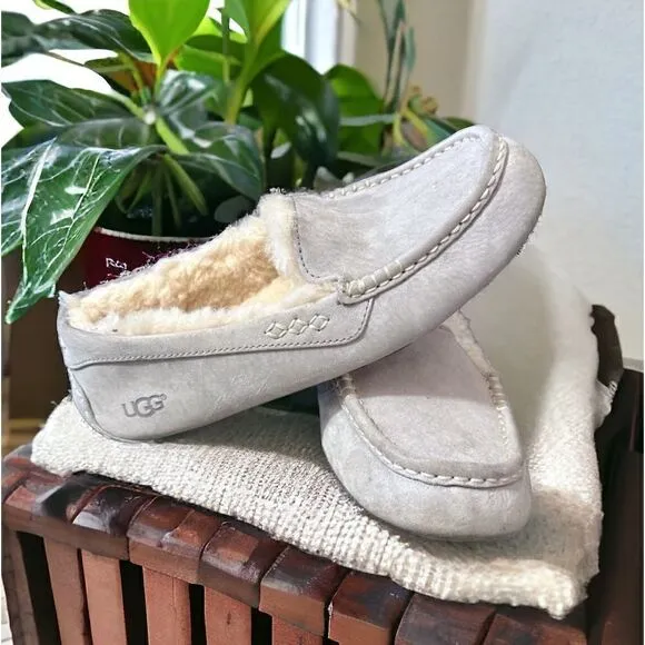 🔥🔥UGG Ansley Water Resistant Slippers Cozy comfy Loafers Size 6