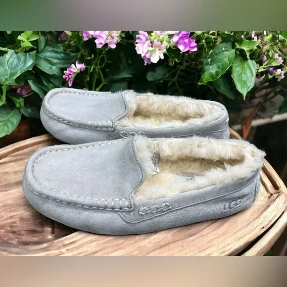 🔥🔥UGG Ansley Water Resistant Slippers Cozy comfy Loafers Size 6