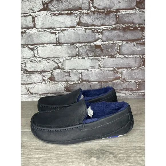 UGG Ascot Slipper Blue Matte Leather Navy Wool Loafers Men’s 10M US/43EU 1103889