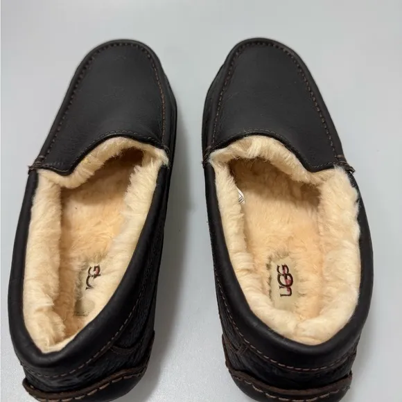 UGG Ascot Slipper Loafers Dark Brown Men’s Size 9