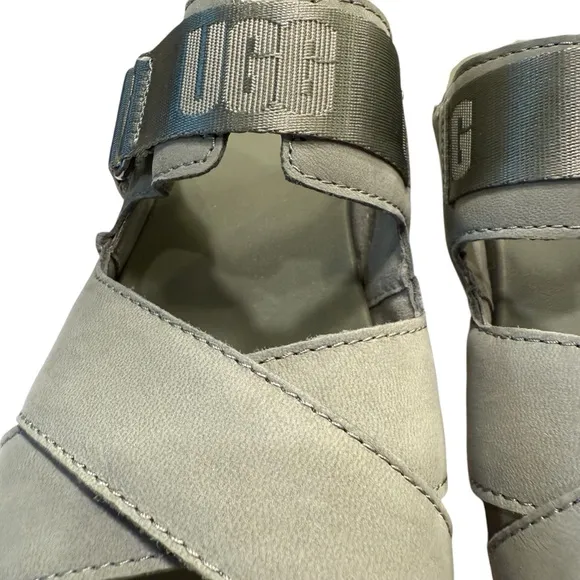 UGG Ashton women’s sandals in Moss Green. NIB