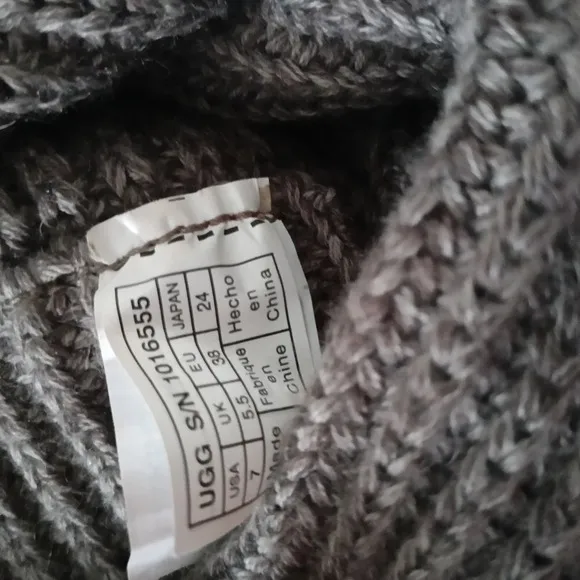 UGG Australia 1016555 Gray Classic Cardy Sweater Knit Triple Button Boots Size 7