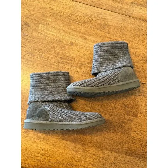 UGG Australia Classic Cardy Boots Size 4 Women's Color Grey.