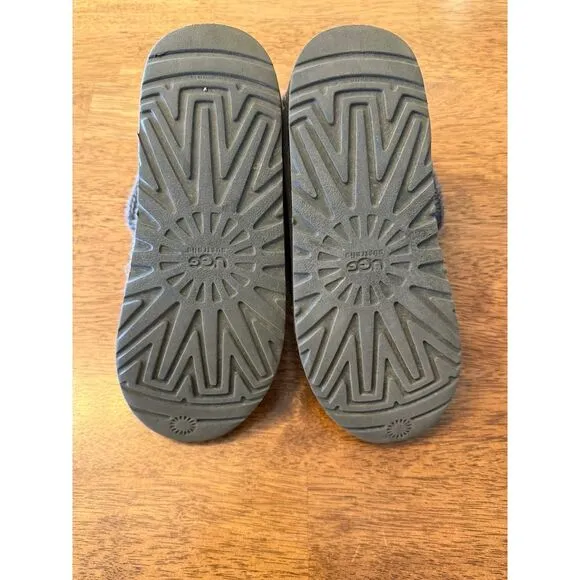 UGG Australia Classic Cardy Boots Size 4 Women's Color Grey.