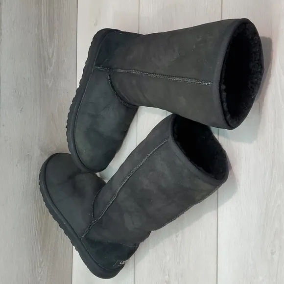 Ugg Australia Women Classic Tall Boots Sheepskin Leather shoes sz 7